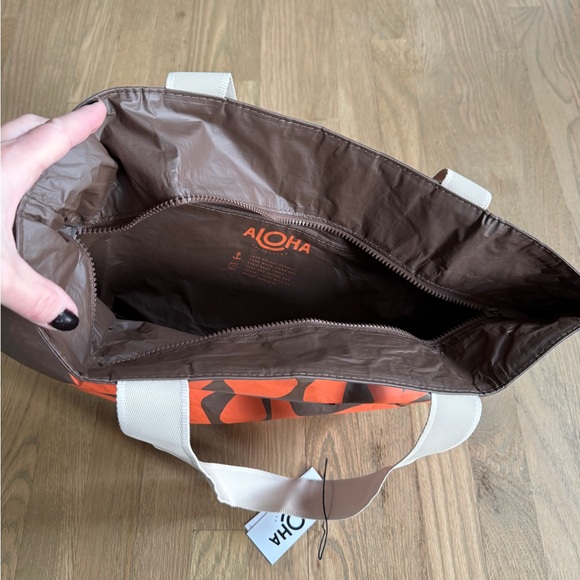 ALOHA Collection Day Tripper Appliqué Tote & Small Pouch - Picture 5 of 12